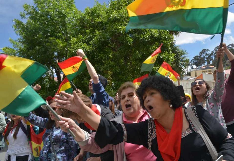 Opositores al gobierno de Evo Morales se manifestaron en diversas ciudades bolivianas (AFP)
