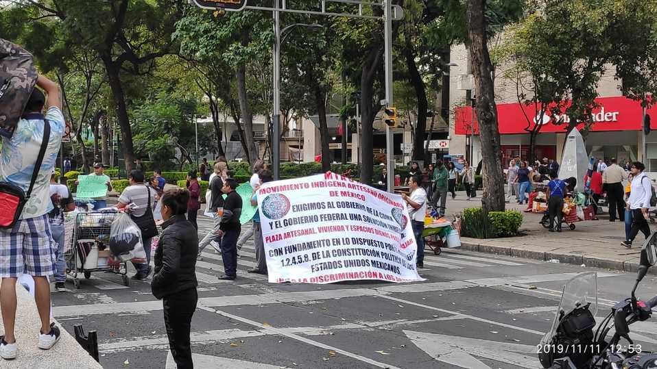 El bloqueo fue instalado a la altura de la Glorieta de la Palma. (Héctor Zamarrón)