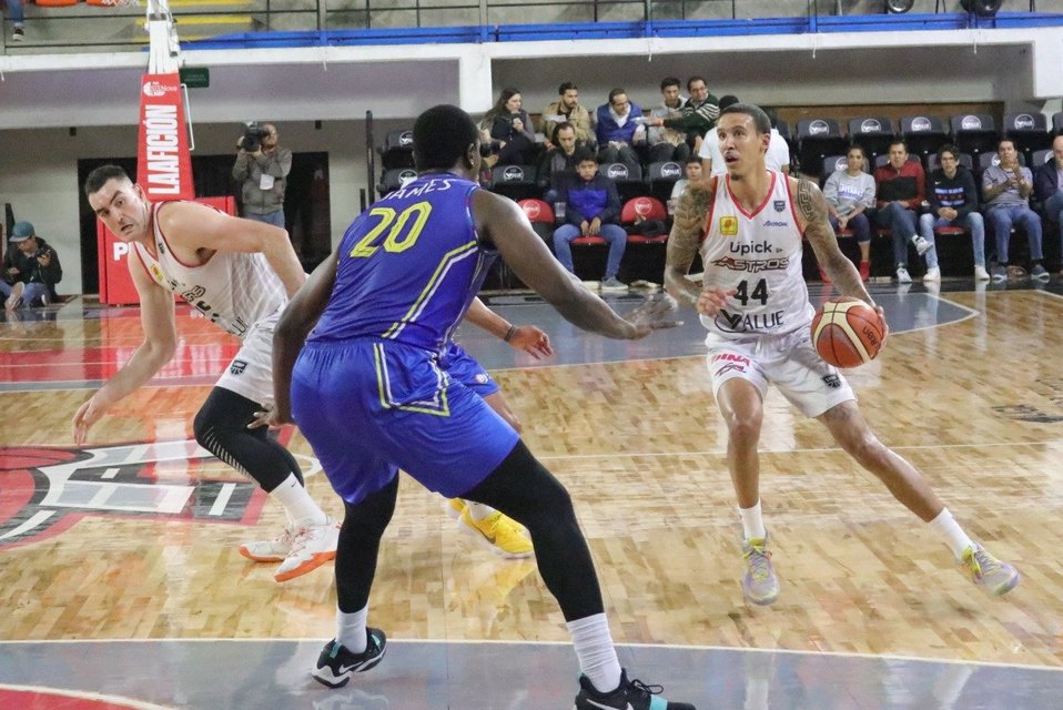 Astros vuelve a caer frente a Capitanes (Twitter @AstrosJalisco)