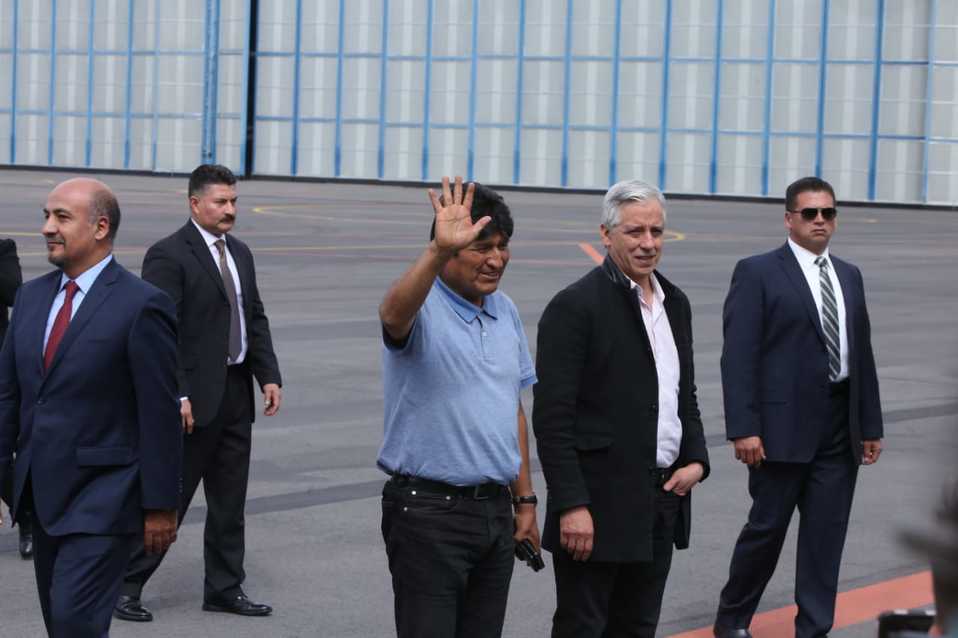 Evo Morales llegó al AICM en el que solía ser el hangar presidenciall. (Juan Carlos Bautista)