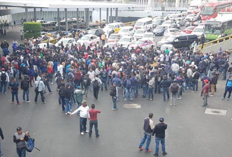 Policías federales y de CdMx se enfrentaron en Terminal 1 del AICM. | Especial
