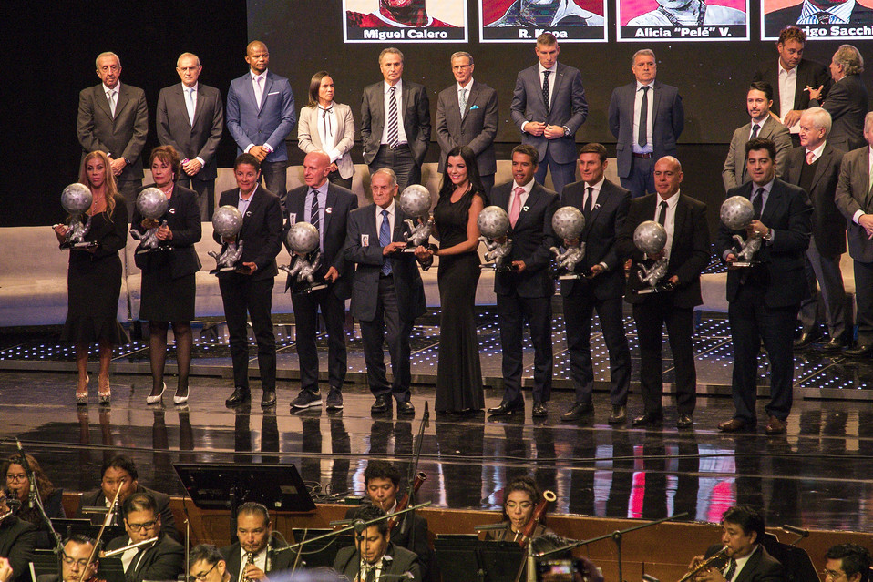 Reconocen a la novena generación de investidos del Salón de la Fama del Futbol Internacional (Imago7)