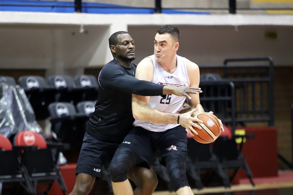 Astros de Jalisco con el objetivo de vencer a Capitanes