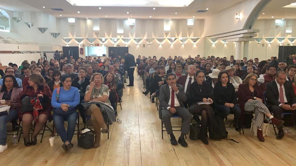 Los diputados de Morena se reunieron en un deportivo de Coyuya. (Especial)