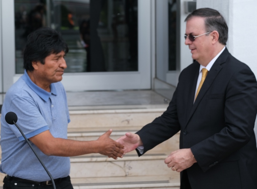 Ebrard enviará al Senado la bitácora de vuelo de Evo Morales. | Cuartoscuro