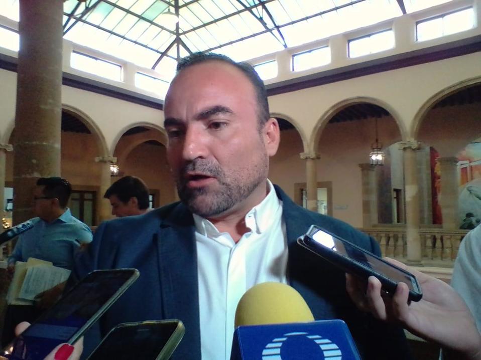 En León, Regidor Jorge Cabrera González deja su cargo.
