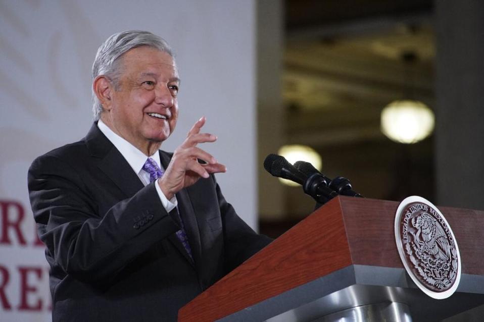 El presidente Andrés Manuel López Obrador en conferencia matutina. (Cortesía)
