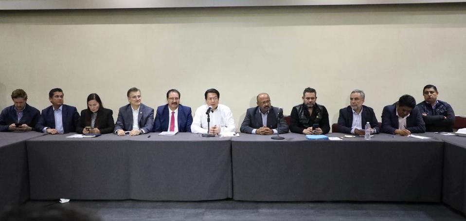 Líderes del PAN, PRI, PT, MC, PRD y Morena sostuvieron una reunión de cara a la sesión de mañana (Fernando Damián)