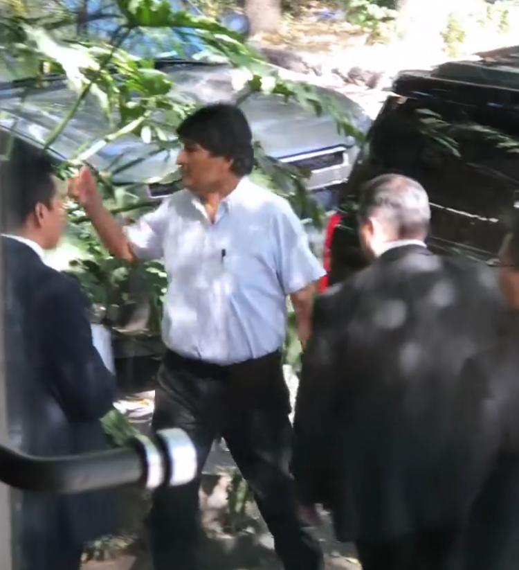 El ex presidente, Evo Morales, fue captado saliendo del restaurante ubicado en la colonia Roma.