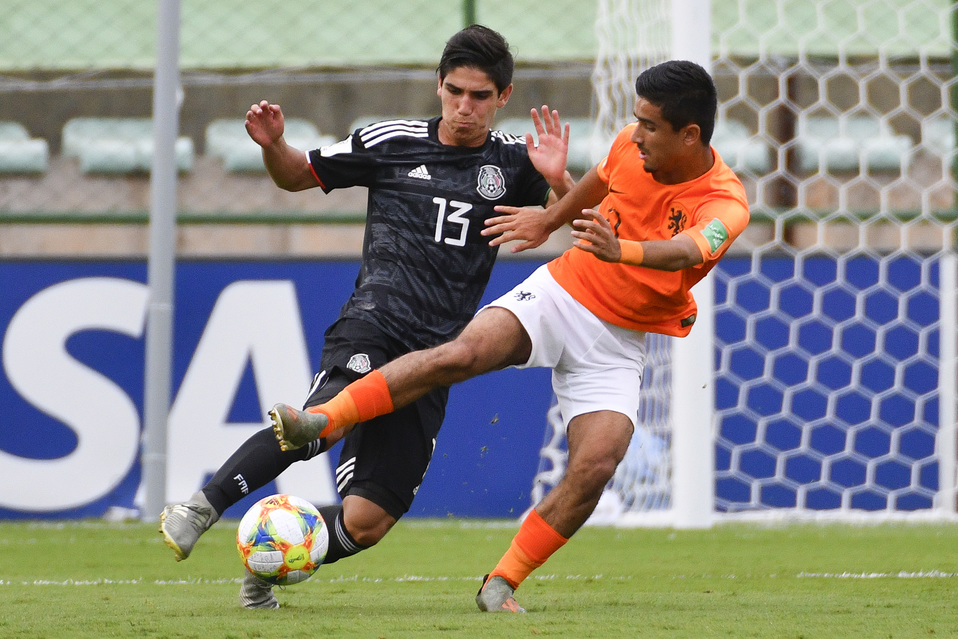 Selección mexicana Sub 17 enfrentando a su similar de Holanda (Imago7)