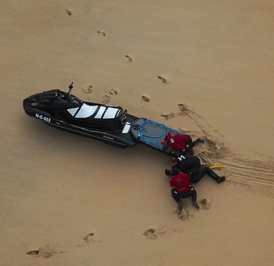 El surfista brasileño, Pedro Scooby fue tragado por ola gigante en Nazaré (Instagram @pedroscooby)