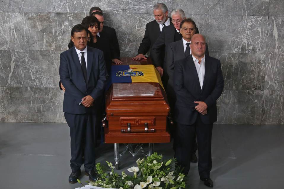 Antes de llegar a la sede del PRI, el Gobierno de Jalisco le rindió un homenaje en Palacio de Gobierno (Fernando Carranza)