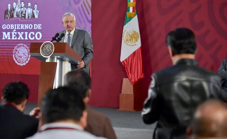 El presidente Andrés Manuel López Obrador en conferencia matutina. (Cortesía)
