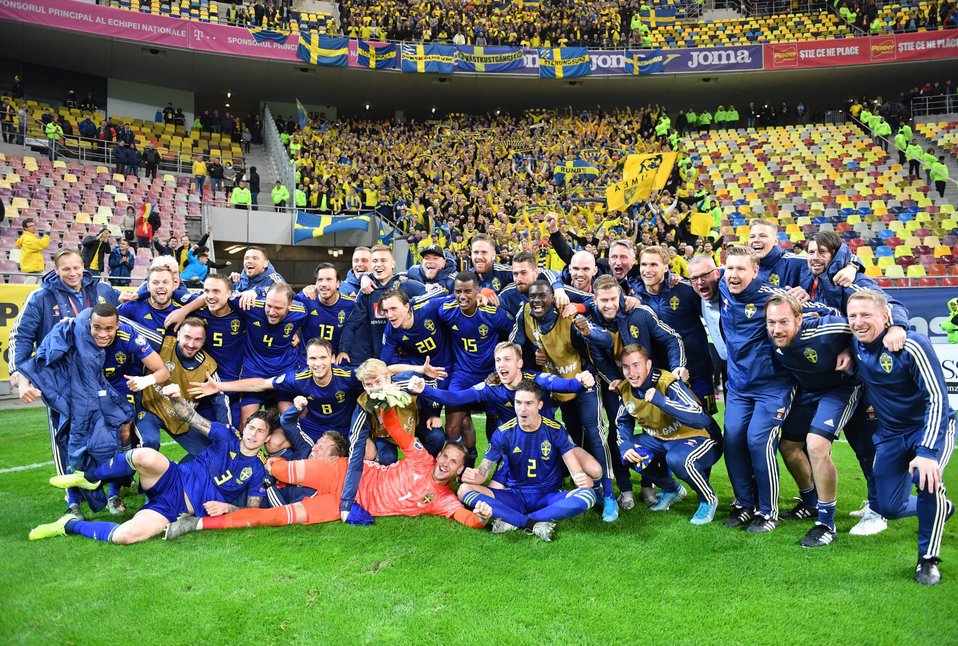 Suecia festeja su cuarta clasificación a la Eurocopa (Twitter: @UEFAEURO)
