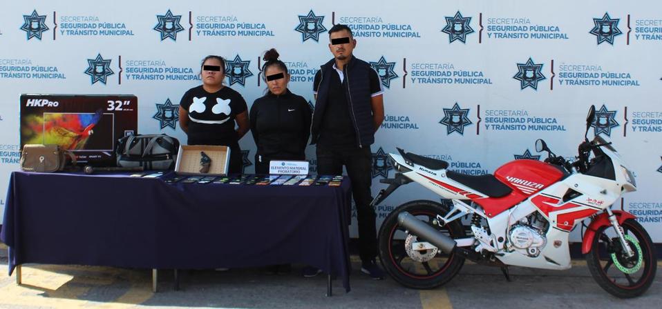 Asimismo, se aseguraron una motocicleta, un arma de fuego y un marro. (Andrés Sánchez Pastén)