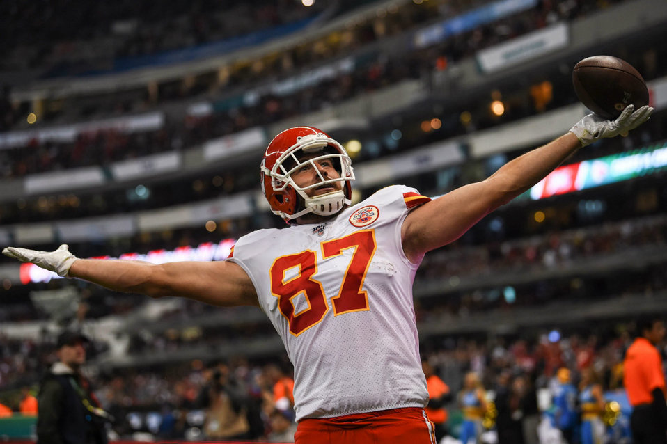 Los Chiefs de Kansas City se lleva el duelo de la NFL México 2019 tras vencer a los Chargers de Los Angeles (AFP)