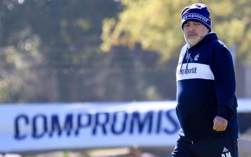 Diego Armando Maradona (Facebook: Gimnasia y Esgrima)