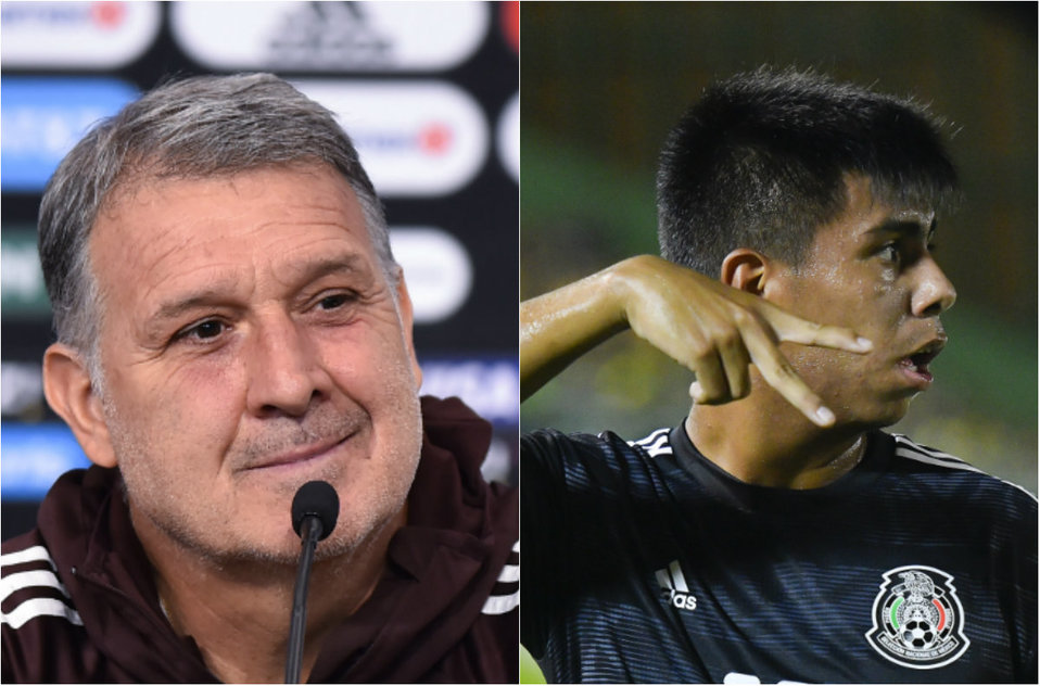 Gerardo Martino, entrenador de la selección mexicana mayor y Efraín Álvarez, jugador Sub 17 (Imago7)