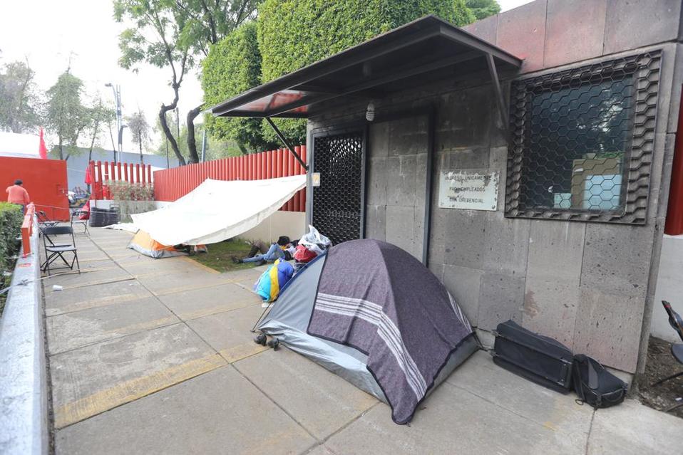 Organizaciones campesinas mantienen bloqueo en San Lázaro en demanda de recursos (Jorge Carballo)