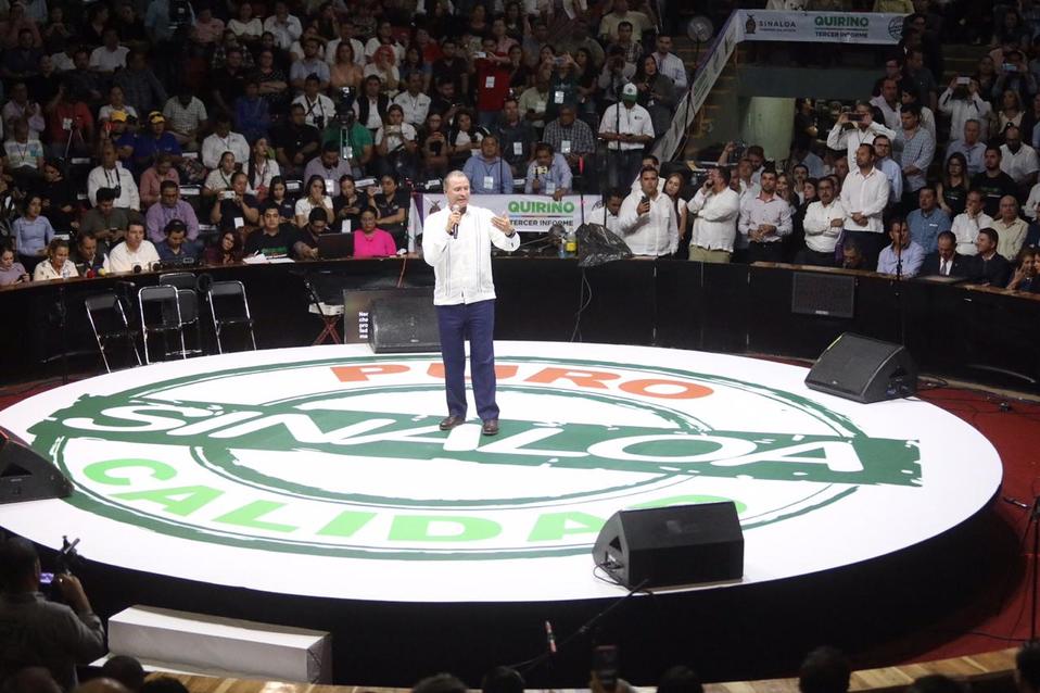Quirino Ordaz presentó los avances de su administración en su tercer informe de gobierno. (Cortesía)