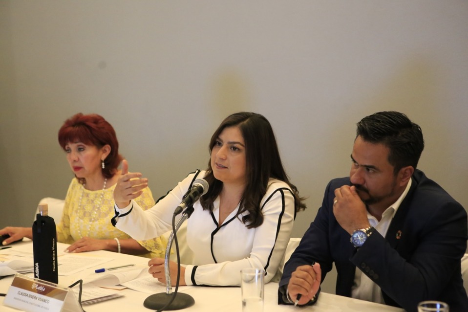 Rivera reconoció que si es una advertencia para todos los servidores públicos, para que se dirijan bajo la ley. (Andrés Lobato)
