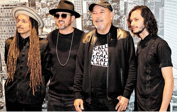 Estuvo acompañado de los músicos que abrirán el espectáculo. Alfonso Manzano