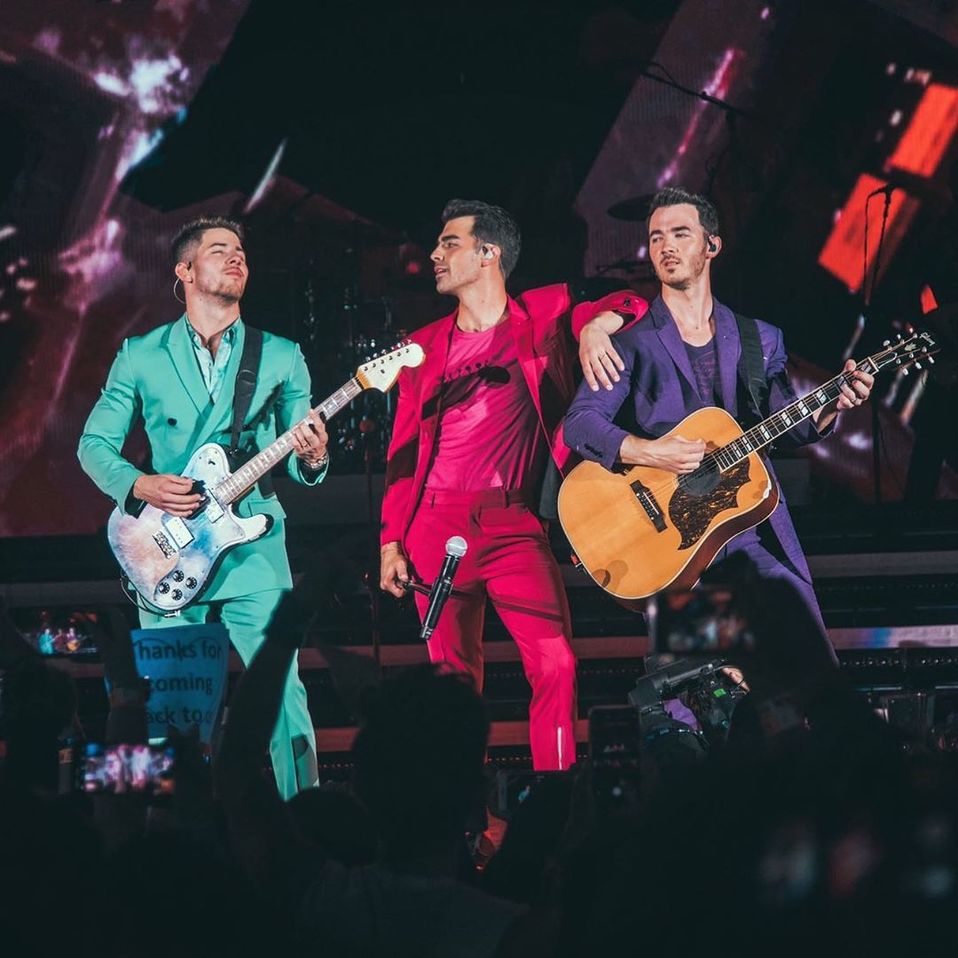 Lanzan disparos en campo de golf en donde jugaban los Jonas Brothers (Instagram).