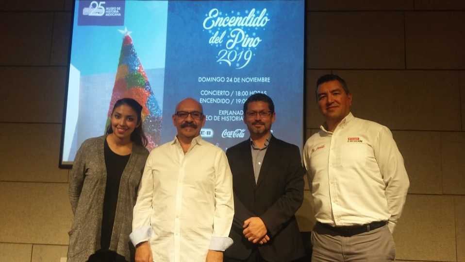 El pino fue elaborado por el artista plástico Antonio Garza Leal. Foto: César Cubero.