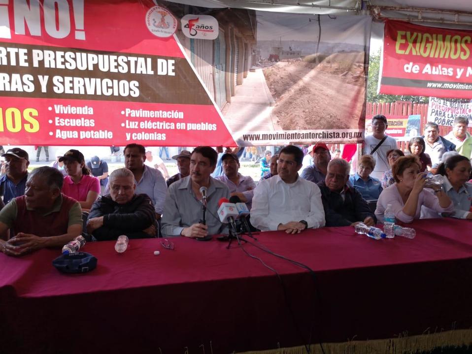 Campesinos acusaron que fueron provocados por diputados para que se movilizaran en la sede alterna. (Pedro Domínguez)