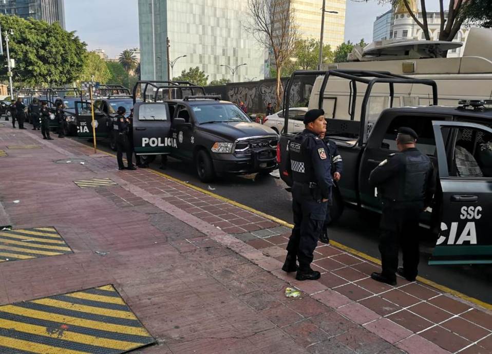 Los diputados son trasladados con apoyo de la policía capitalina. | Fernando Damian