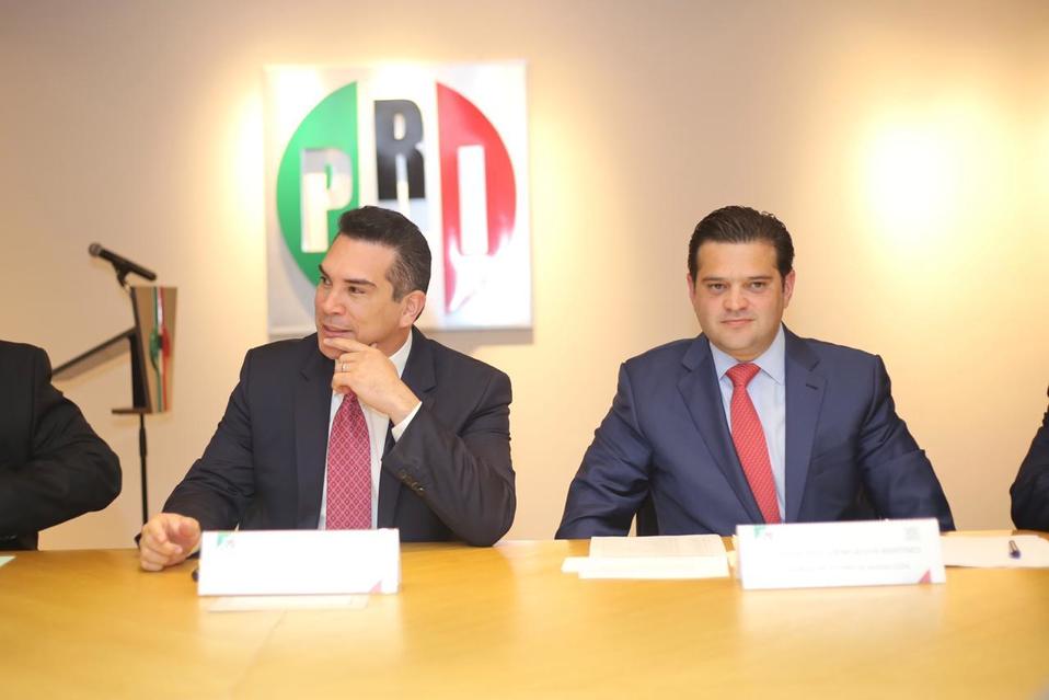 Al evento acudieron los integrantes de la bancada del PRI en Nuevo León. Foto: Especial.