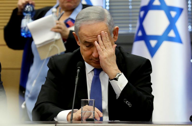 El primer ministro, Benjamin Netanyahu, se encuentra en negociaciones para mantenerse en el poder. (AP)