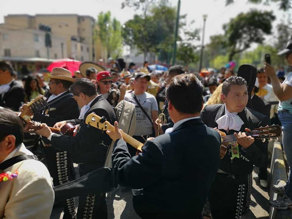 Mariachis en peregrinación con motivo del día del músico. (Especiales)