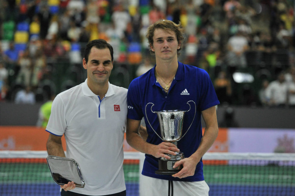 Roger Federer y Alexander Zverev (AFP)