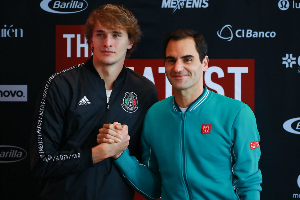 Alexander Zverev y Roger Federer, en conferencia de prensa previo al partido en la Plaza de Toros México (Imago7)