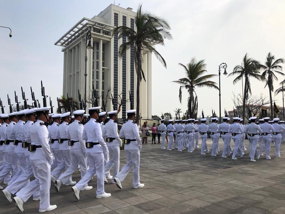 La ceremonia se realizó en el marco del Día de la Armada. (Especial)