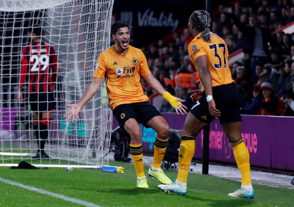 Raúl Jiménez celebra su gol frente al Bournemouth (Reuters)