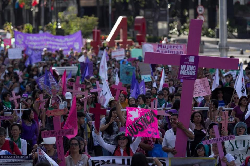 Marcha de feministas en la CdMx contra la violencia hacia las mujeres. (Archivo Cuartoscuro)