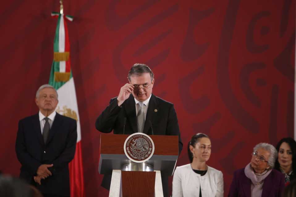 El canciller Marcelo Ebrard en conferencia del presidente. (Ariana Pérez)