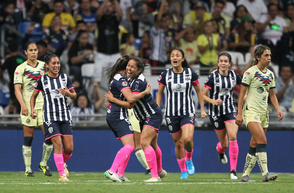 Jugadoras de Monterrey en festejo durante el triunfo sobre América (Imago7)