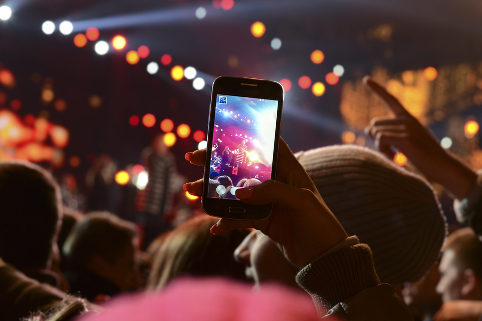 Samsung emitirá los conciertos en sus dispositivos con realidad virtual. (Shutterstock)