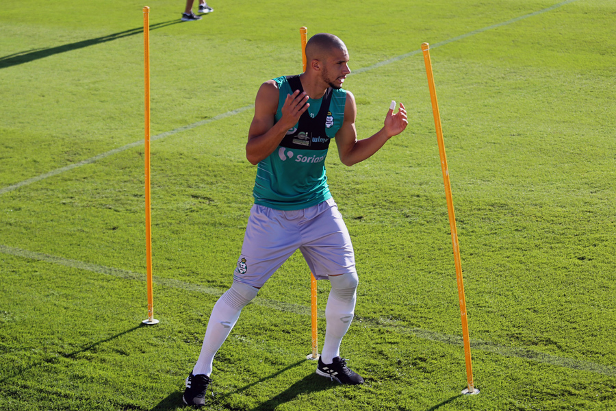 El zaguero albiverde resaltó que esta serie no la ven como revancha. (Rolando Riestra)