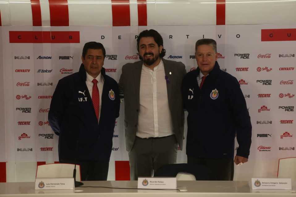 Amaury Vergara presentó a Ricardo Peláez y ratificó a Luis Fernando Tena (Fernando Carranza).