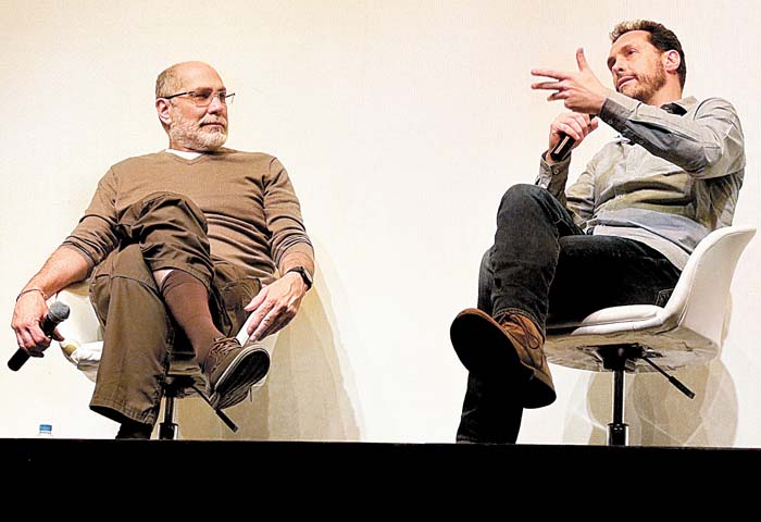 Con Guillermo Arriaga en un panel sobre el cine mexicano actual, en India. David del Río