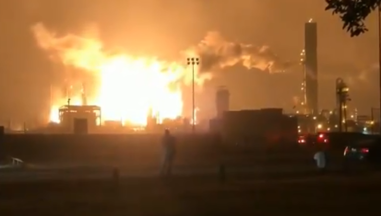 La explosión se pudo observar a varios kilómetros. (Especial)