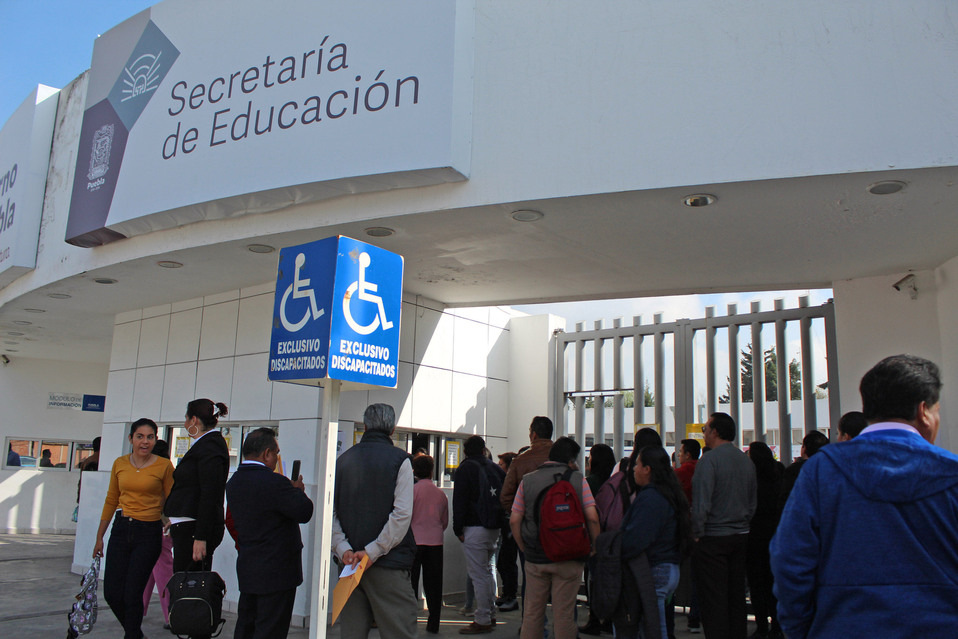 El titular de la dependencia, Melitón Lozano Pérez, informó que ya comenzó la entrega de los cheques a dos mil 26 docentes. (Agencia Enfoque)