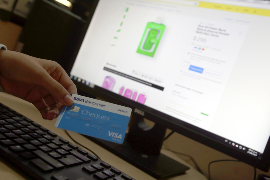 La AMVO publicó un documento con medidas de seguridad para comprar en Internet. (Roberto Alanis)