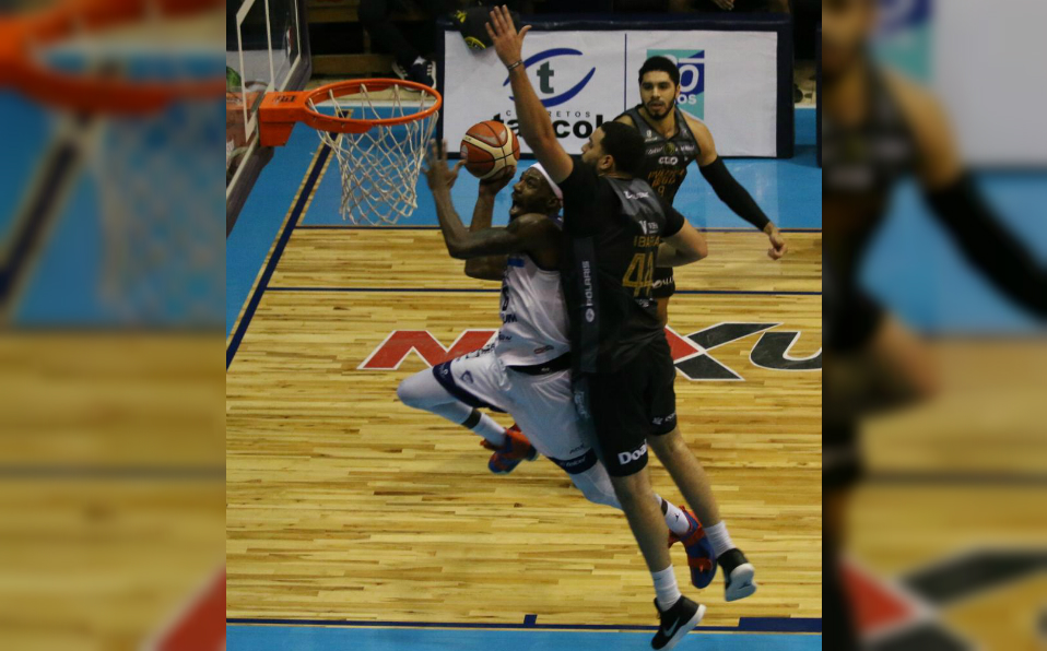 Huracanes Tampico encabeza victoria ante Fuerza Regia (Foto/José Luis Tapia)