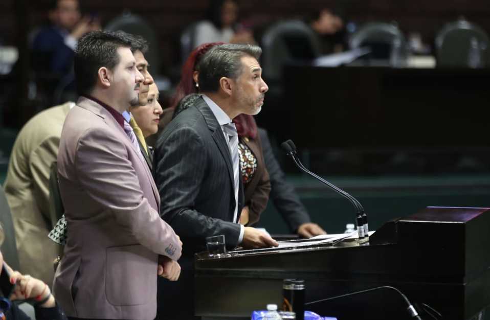 Sergio Mayer aseguró que el dictamen es parte del cumplimiento de una deuda histórica. (Especial)