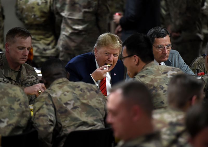 Trump convivió más de dos horas y media con los militares. (AFP)